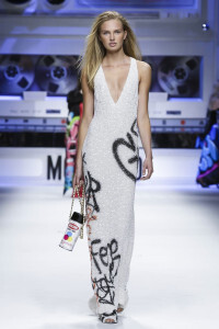 Moschino Fall Winter 2015 Ready to Wear Collection in Milan