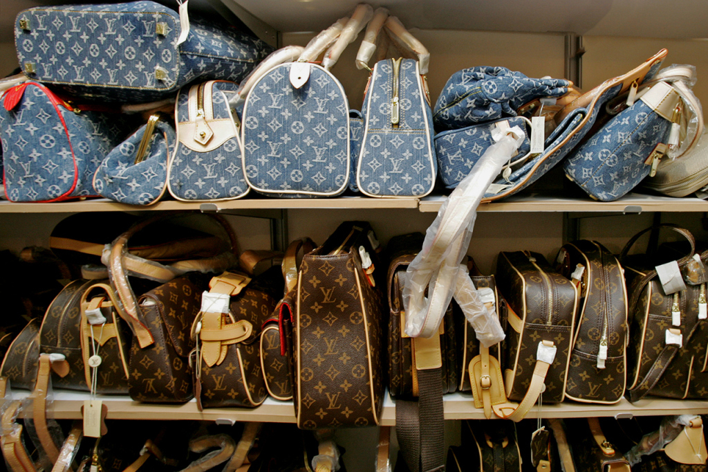 From Gucci to Louis Vuitton, New York's fake luxury goods highlight a  rising counterfeit market
